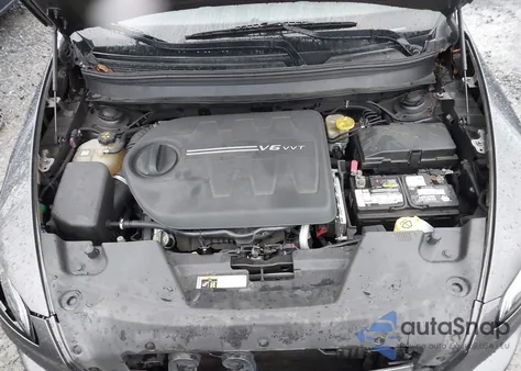 2015 Jeep Cherokee Latitude z USA, uszkodzony, nr VIN 1C4PJMCS2FW538172